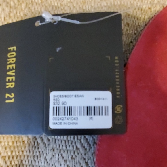 Heels - Picture 4 of 4